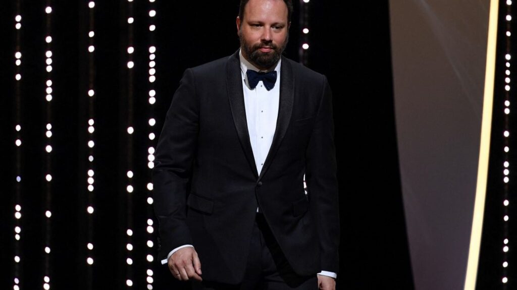 Greek director Yorgos Lanthimos is waiting at the Croisette Theater with the movie “Kinds of Kindness”