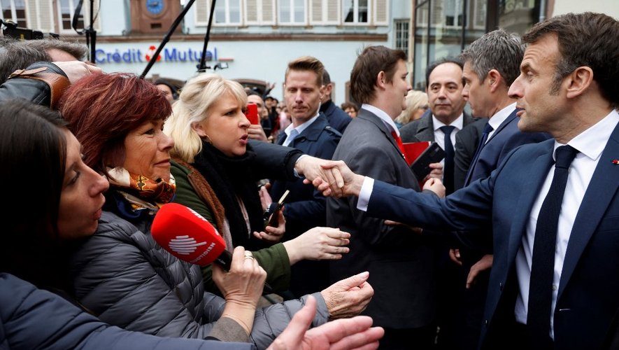 PMA, menopause, IVG… Emmanuel Macron takes back control of women voters
