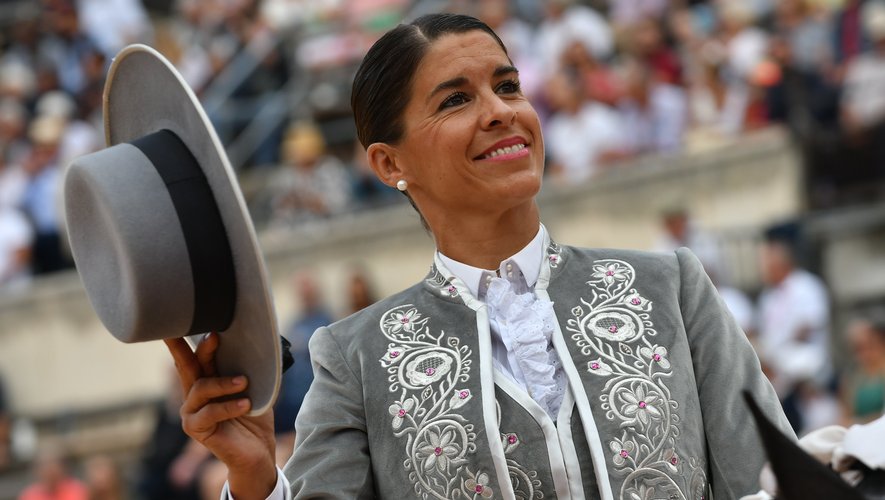 Léa Vicens returns to Nîmes for the Pentecost festival, as a bullfighting star on horseback