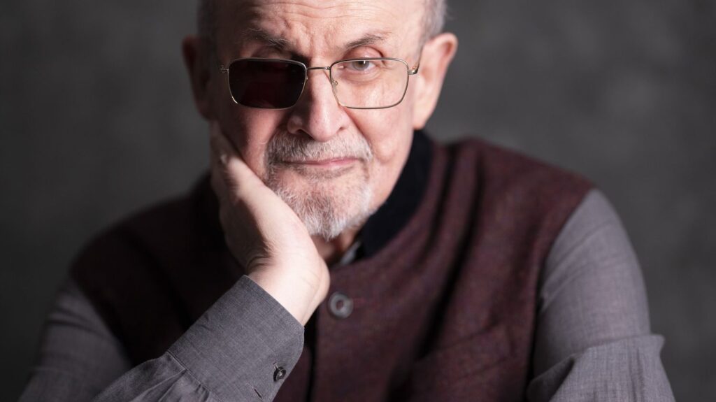 Salman Rushdie receives the third Constantinople Prize for his book “The Knife”