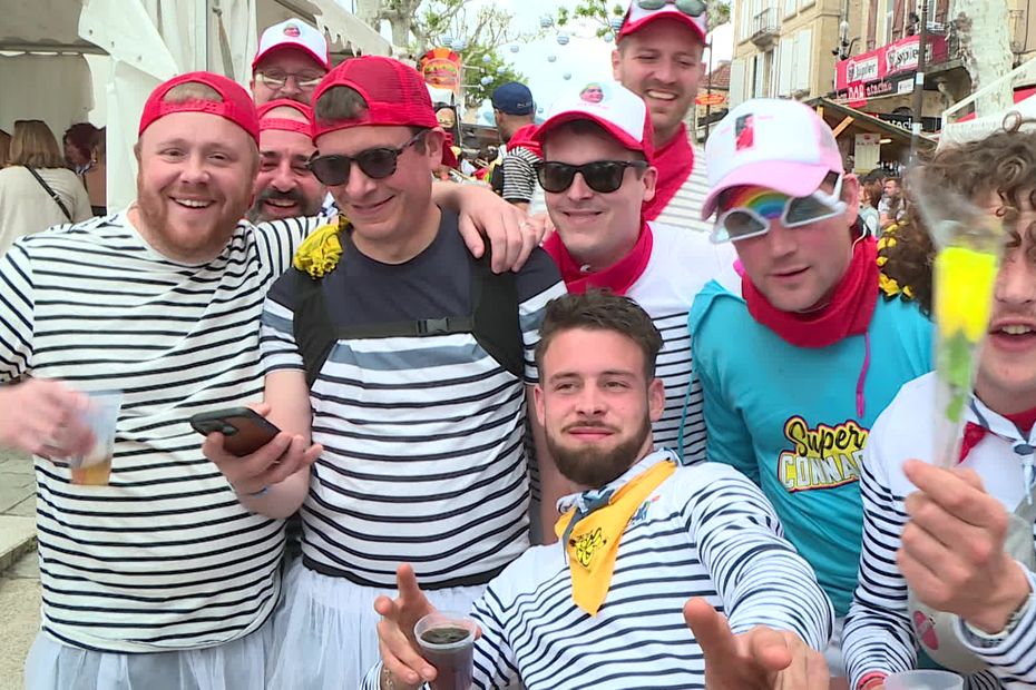 abnormal.  With 1,016 sailor striped jersey enthusiasts, Pentecôtavic broke the world record for this discipline
